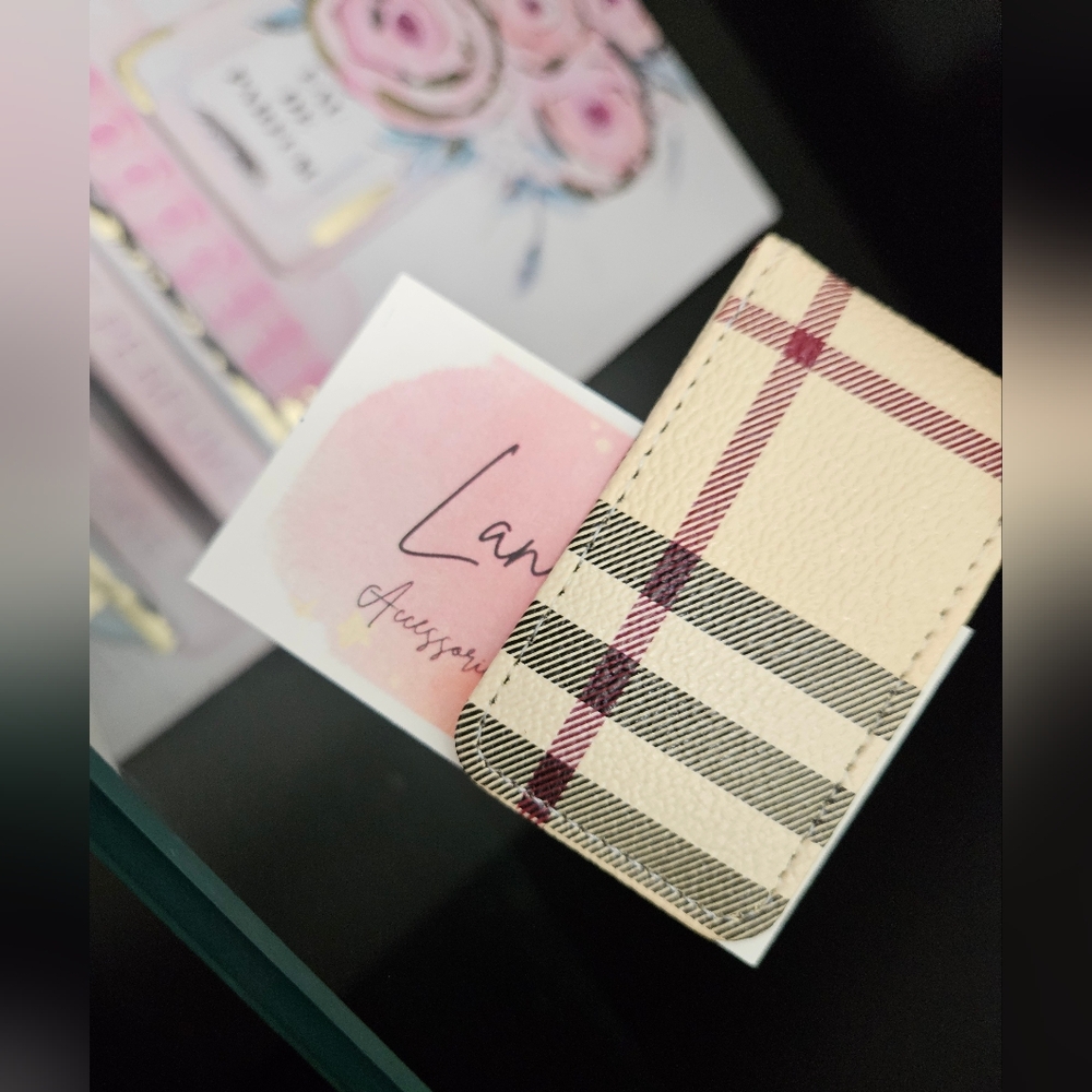 Magnetic Card/ bills Holder